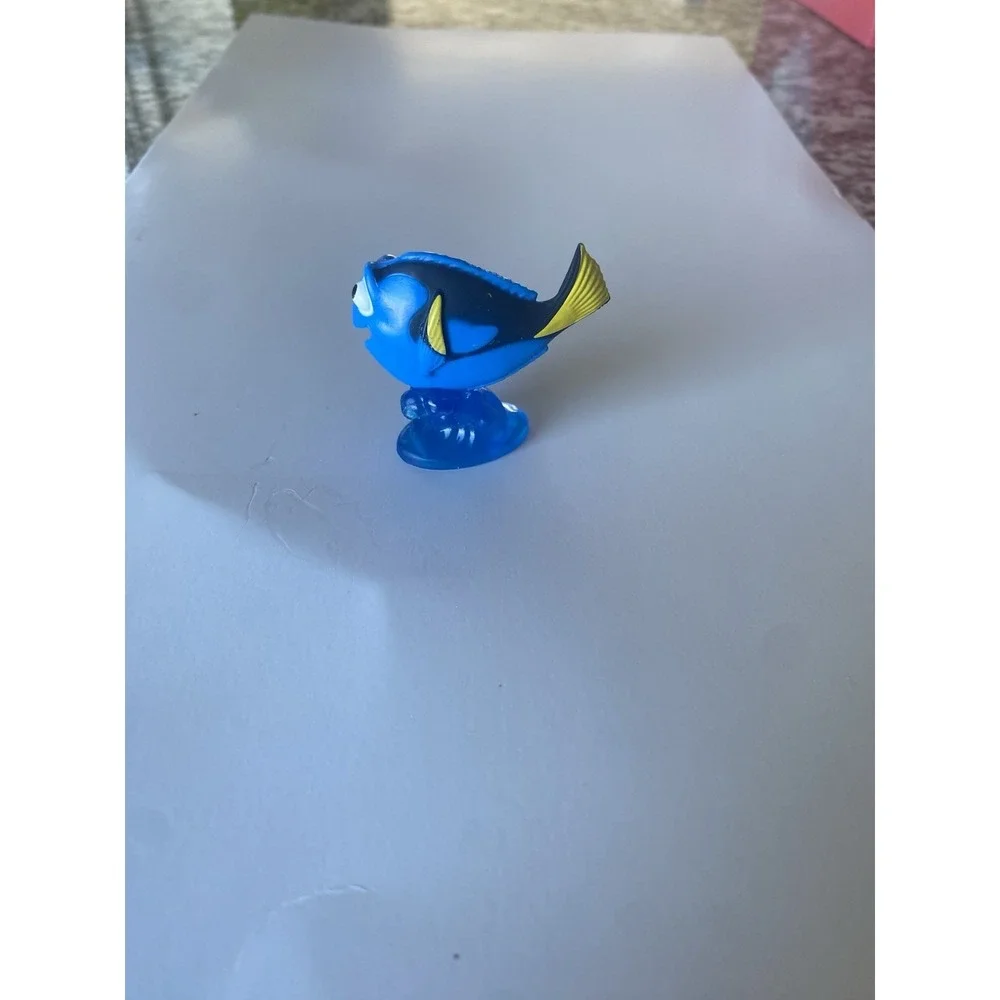 Disney Pixar Finding Nemo Dory Blue‎ Fish PVC Toy Figure